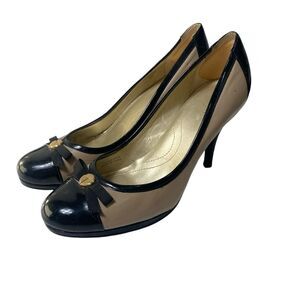 Tahari "Collin" Cap Toe Tan & Black Leather Pumps W/ Bow Women's Size 9M